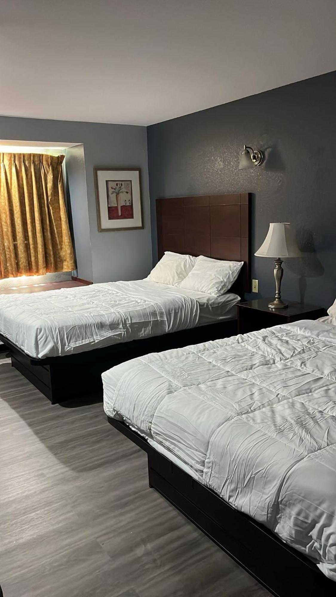 Blisspoint Inn & Suites, Northwood מראה חיצוני תמונה